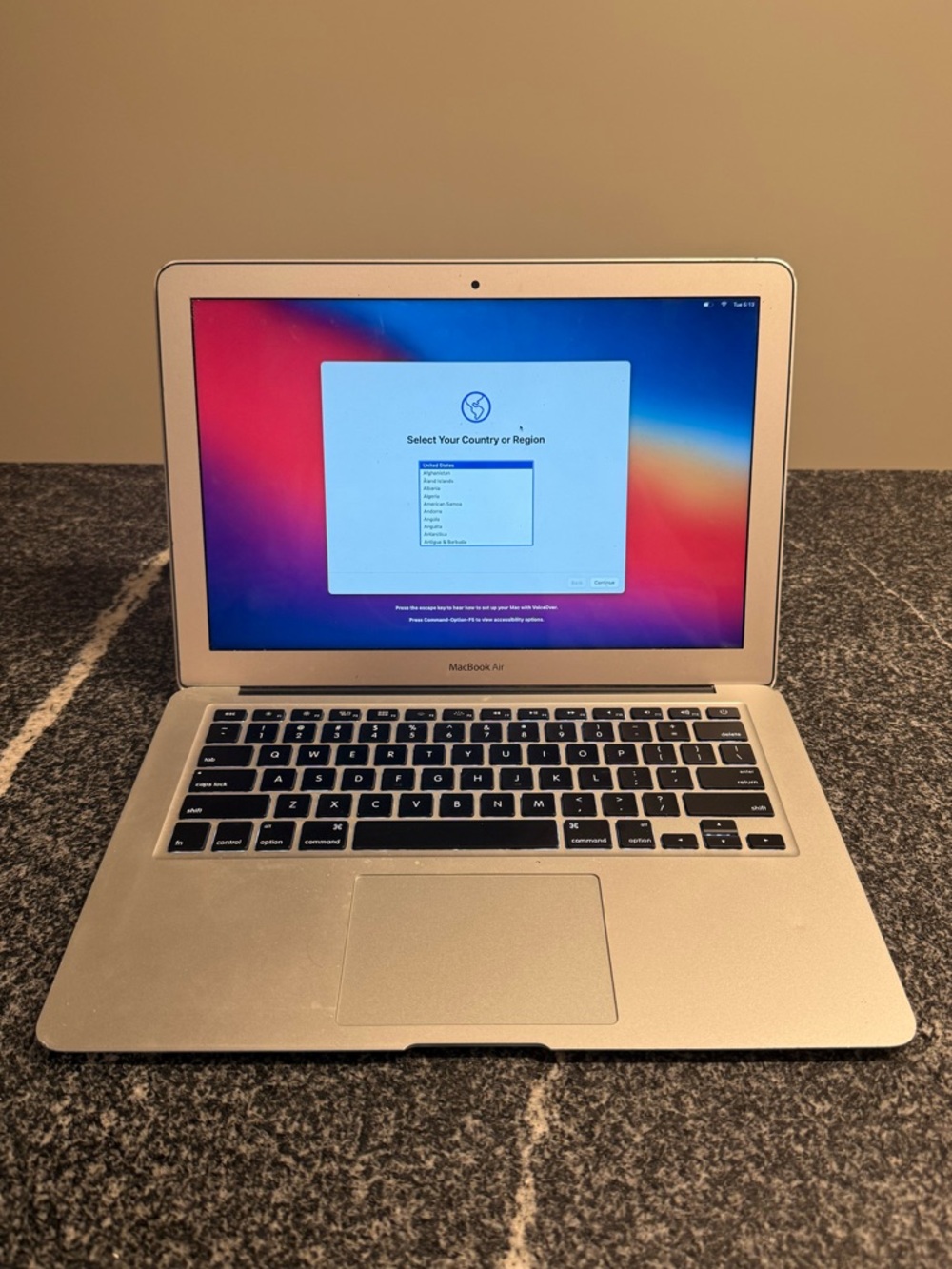Apple MacBook Air Silver Laptop 13-inch 💻🎧